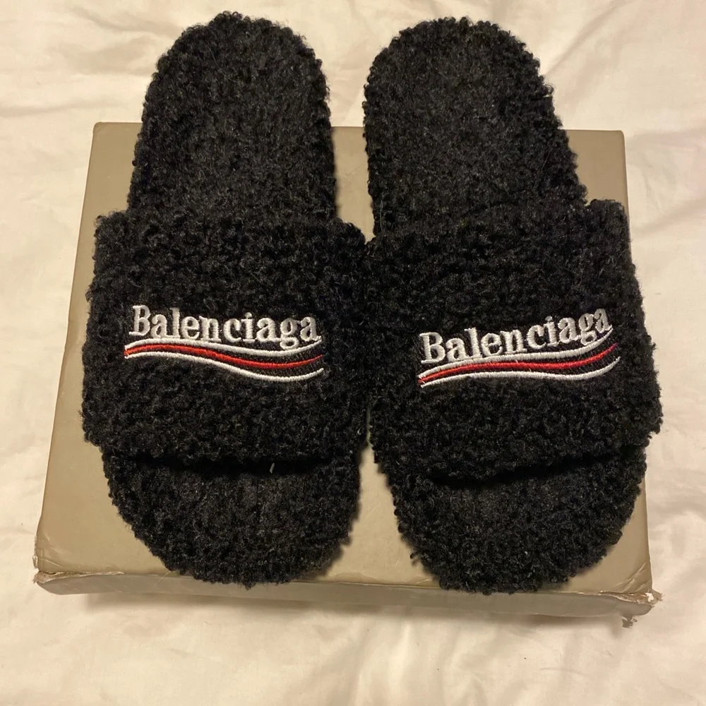 Balenciaga Black Faux-Shearling Slide Sandals with Red & White Stripe Logo Balenciaga Furry Logo-embroidered Faux Shearling Slides In  main image 3